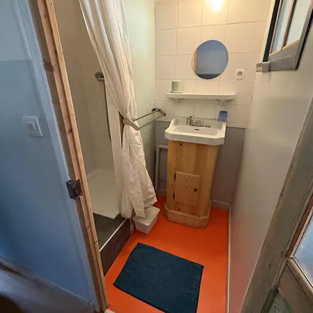 File Dans Ta ! Nocleg ze śniadaniem 3*